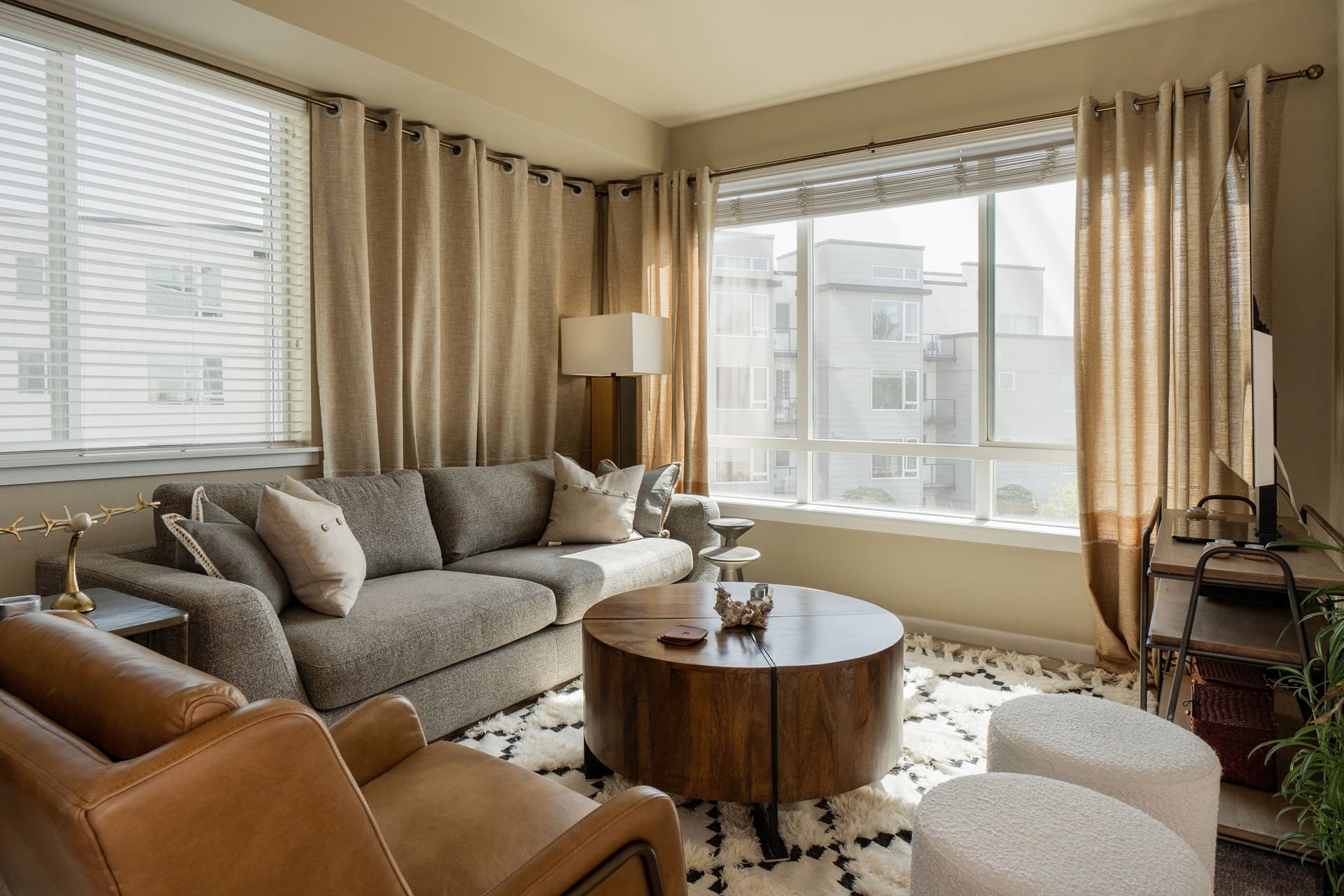 Ariana Designs and Architecture Living Room Design
