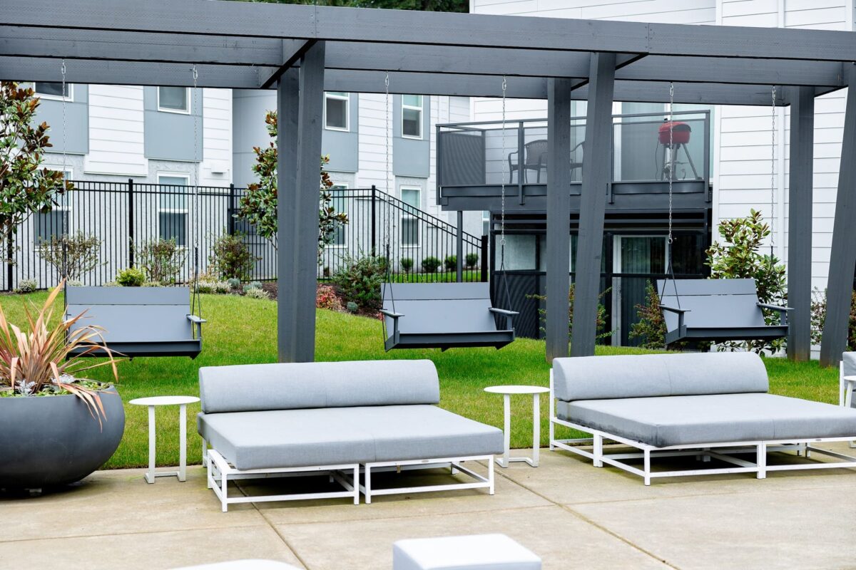 Bellevue Clubhouse outdoor (2)