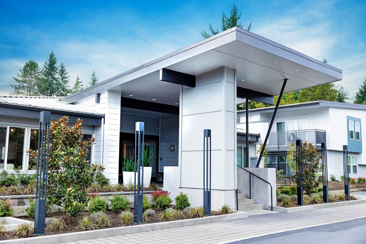Bellevue Clubhouse side view